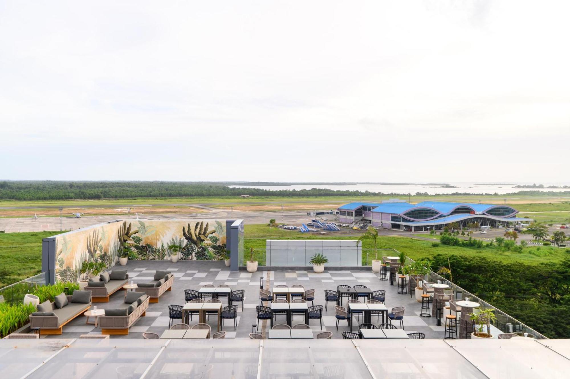 Aston Sorong Hotel & Conference Center Ngoại thất bức ảnh