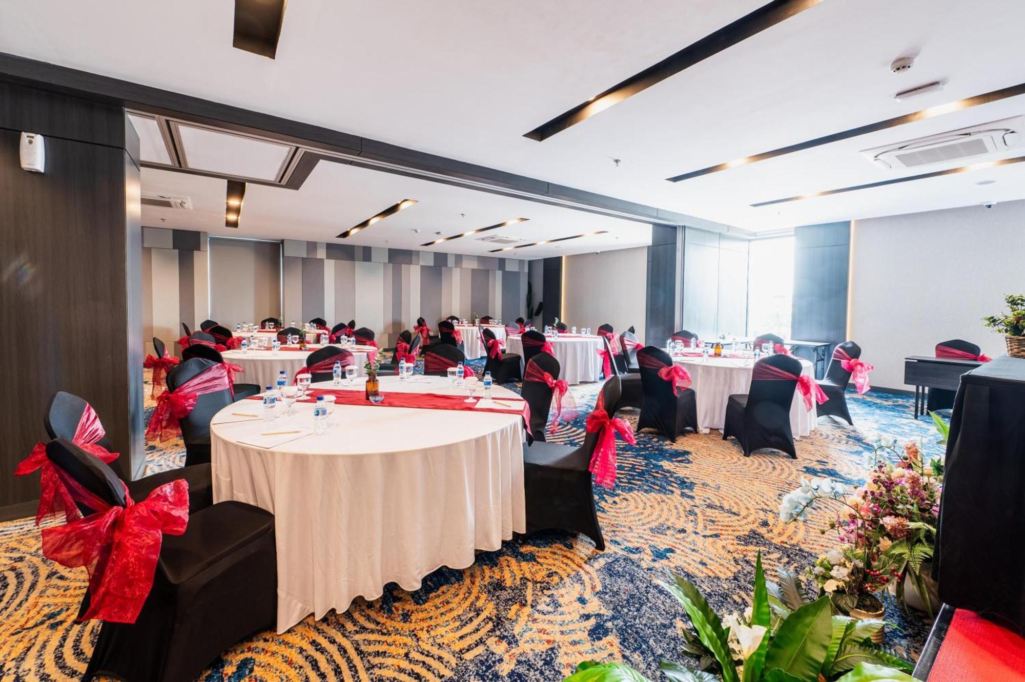 Aston Sorong Hotel & Conference Center Ngoại thất bức ảnh